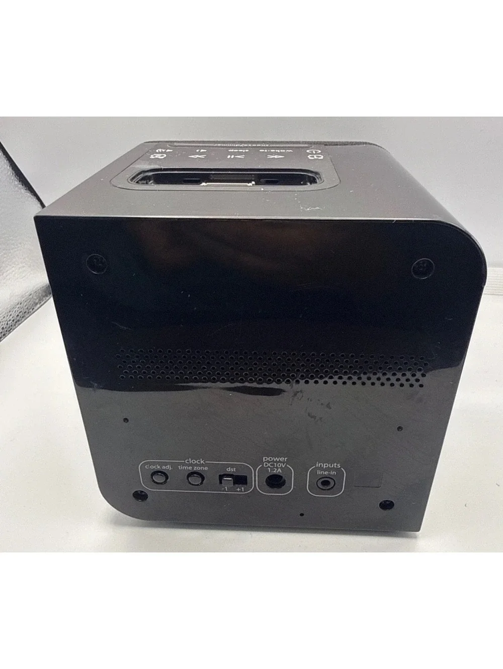 iHome iH12B Black Clock Radio Ipod Dock Stereo Speakers Alarm FM/AM